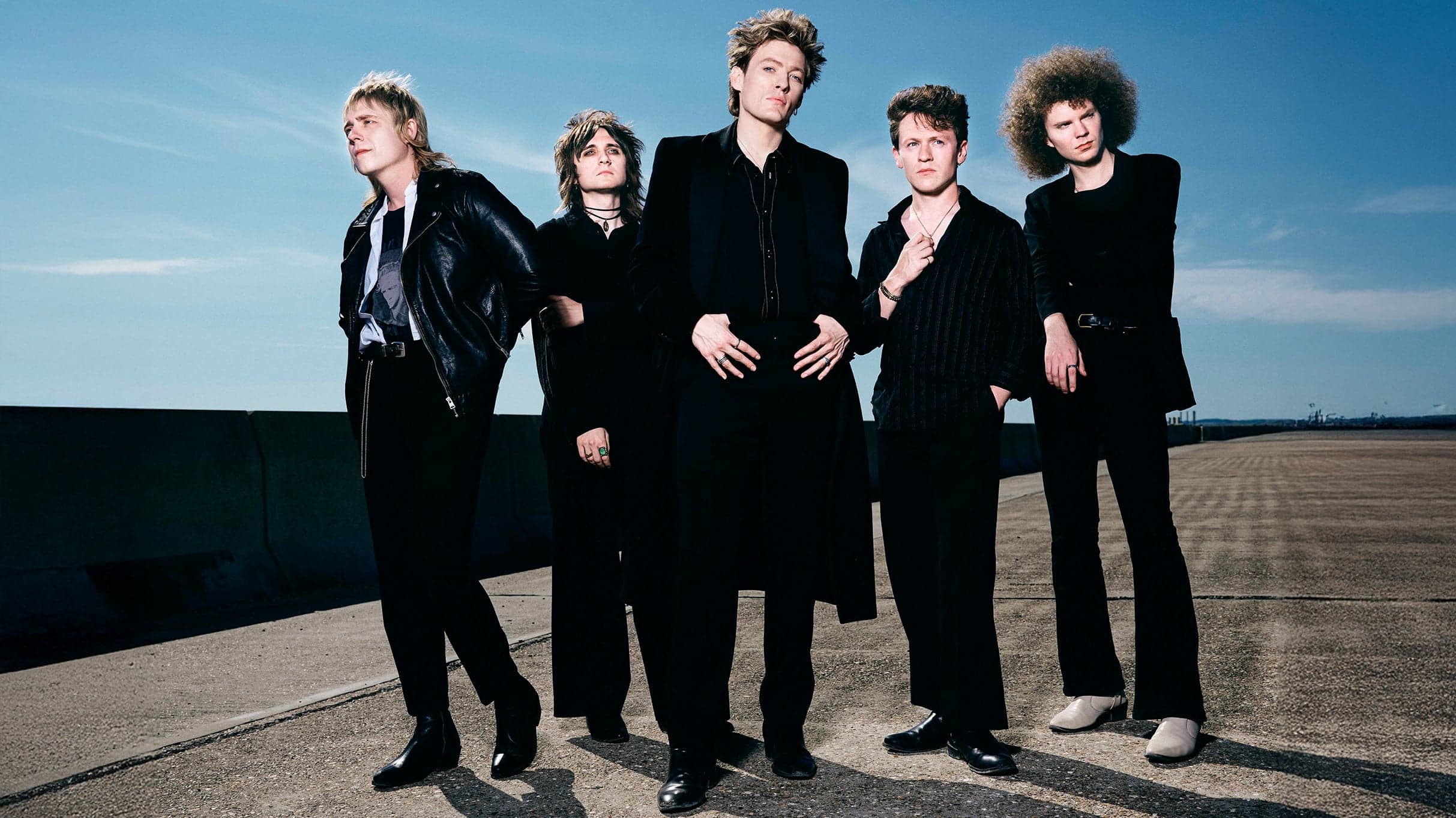 Brigitte Calls Me Baby – Irreversible Tour, SKORTS