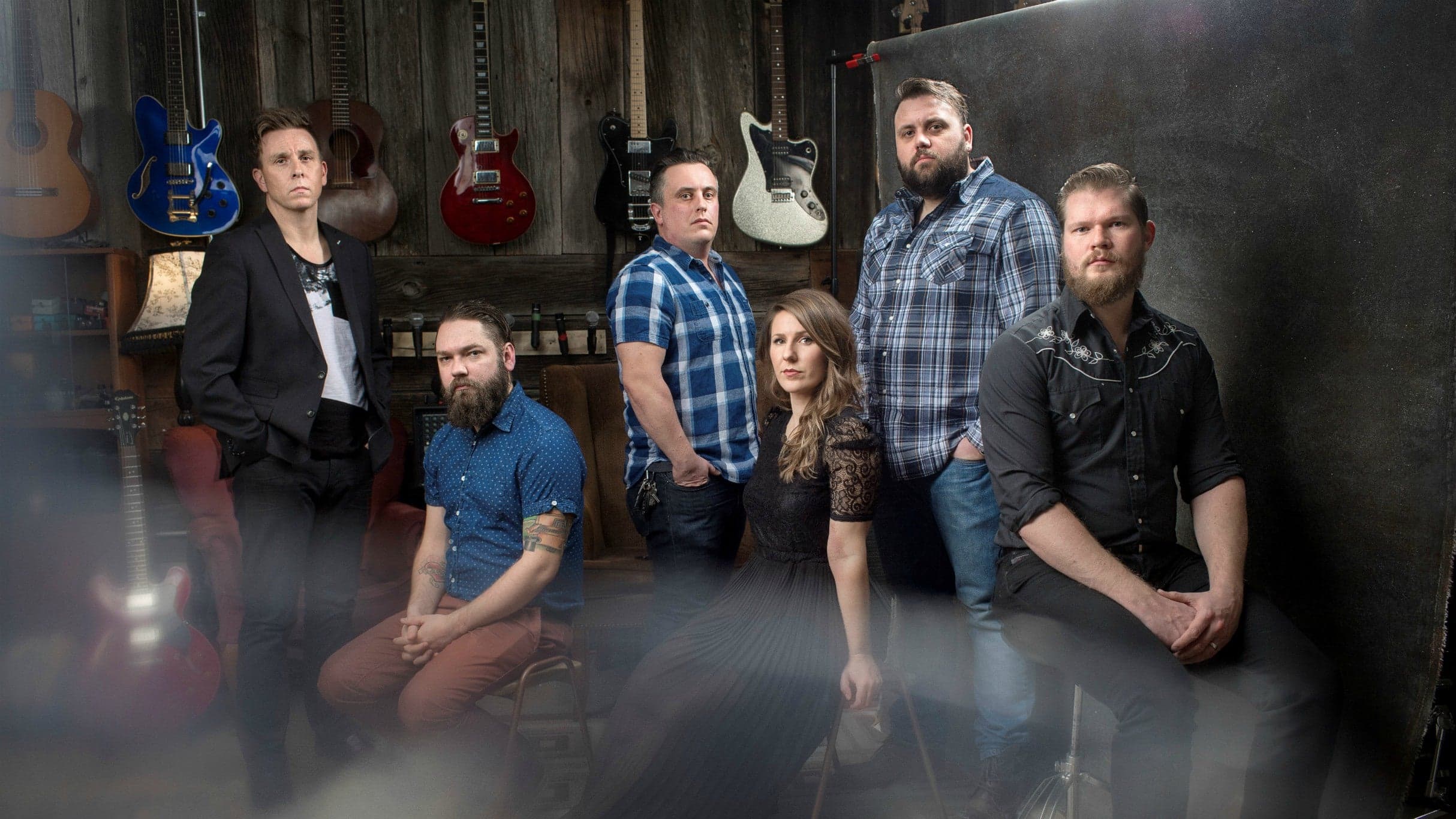 Amos the Transparent, The Sarandons